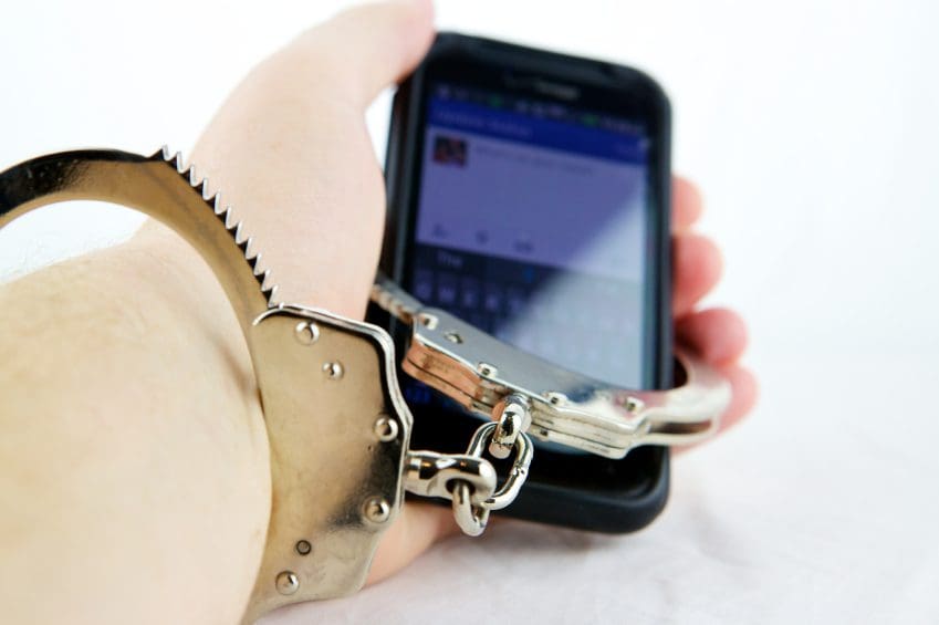 phone-handcuffs